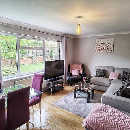 Fourth Avenue, Lovely Bungalow Available For Guests And Contractors Parking Wifi Nottingham Bagian luar foto