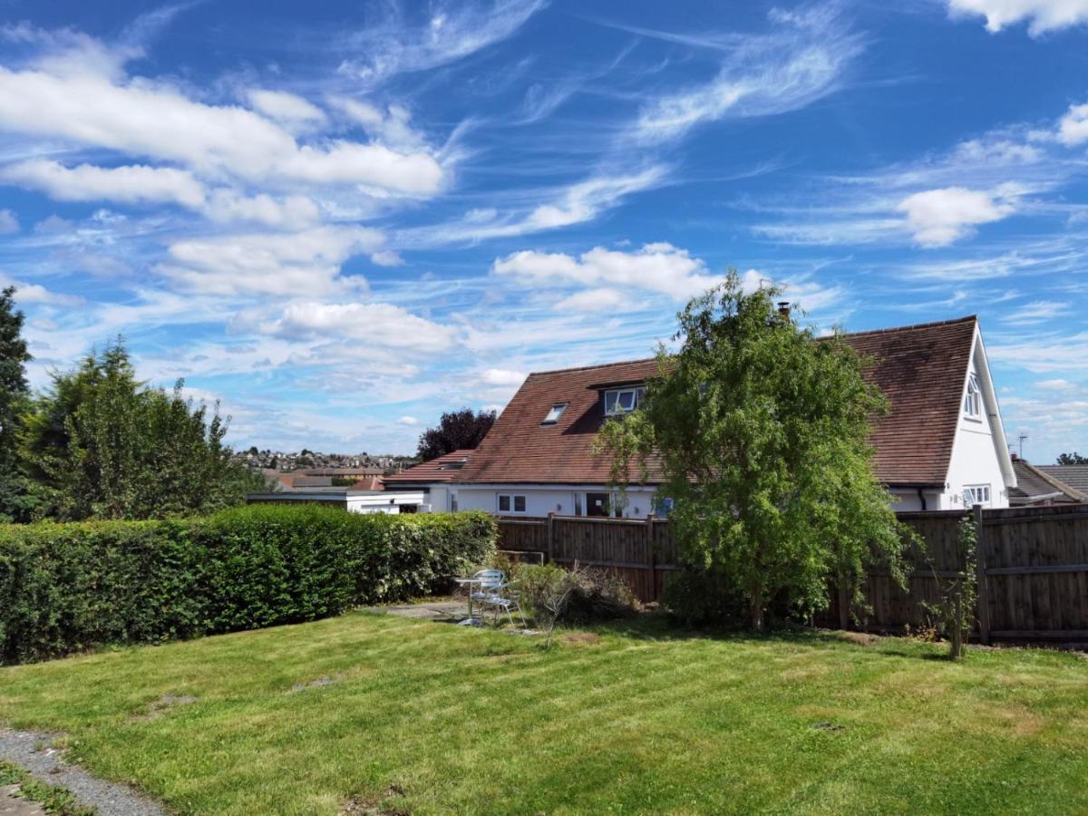 Fourth Avenue, Lovely Bungalow Available For Guests And Contractors Parking Wifi Nottingham Bagian luar foto