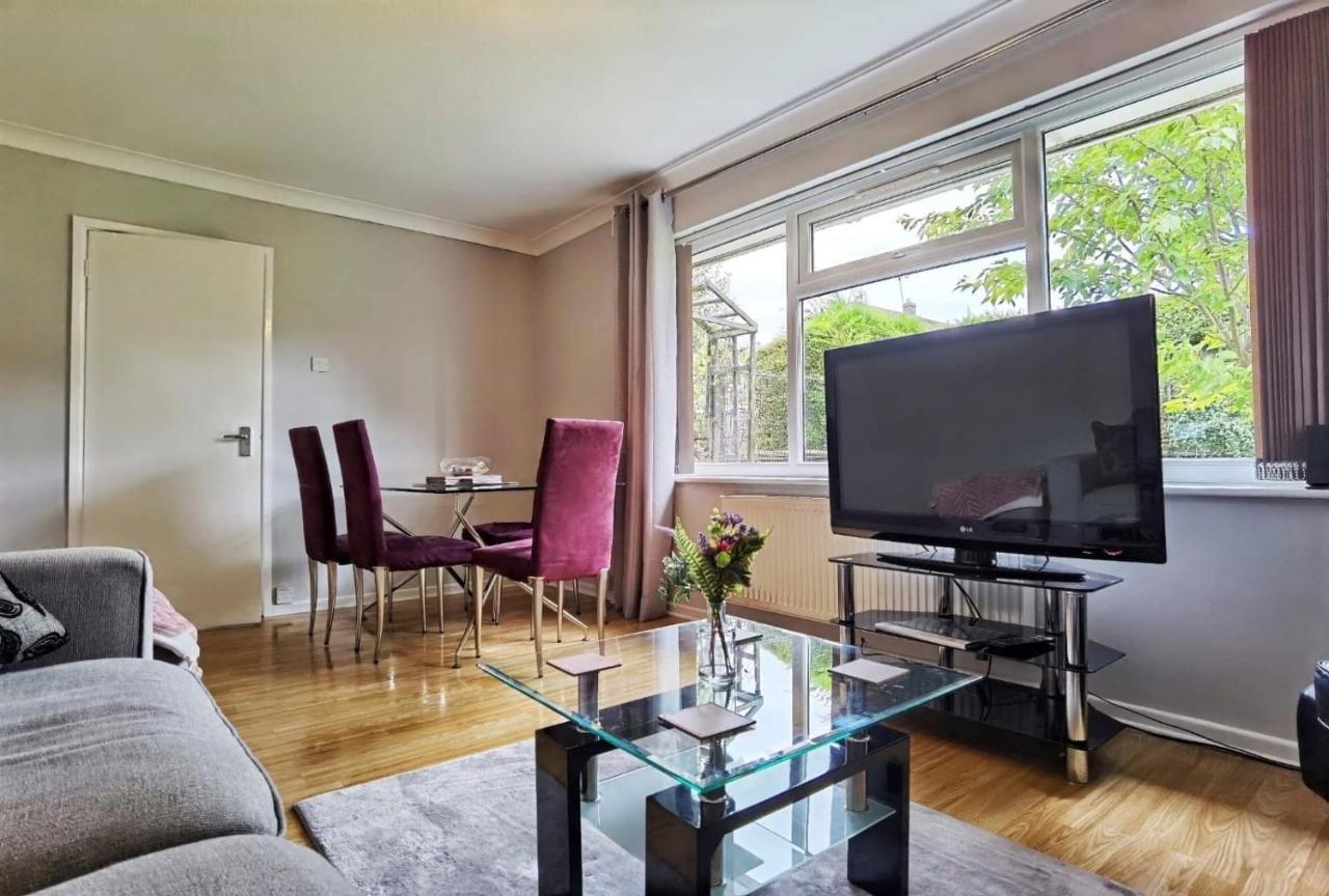 Fourth Avenue, Lovely Bungalow Available For Guests And Contractors Parking Wifi Nottingham Bagian luar foto