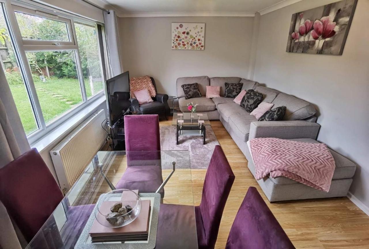 Fourth Avenue, Lovely Bungalow Available For Guests And Contractors Parking Wifi Nottingham Bagian luar foto